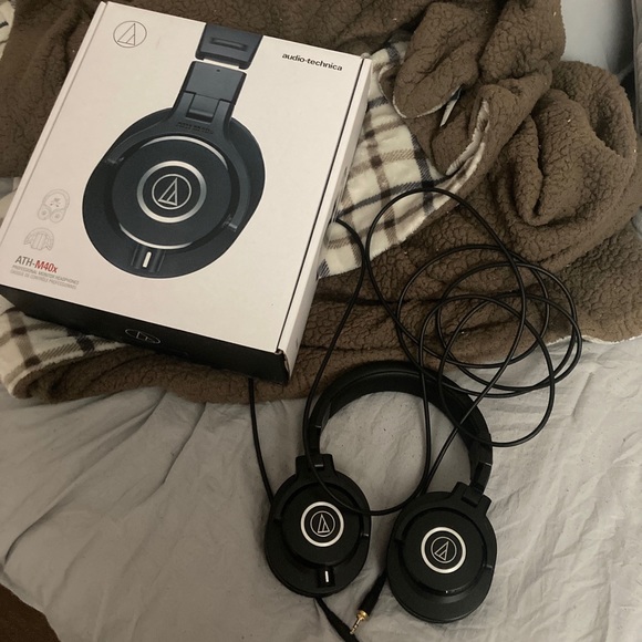 ATH-M40x Studio headphones - Picture 2 of 3